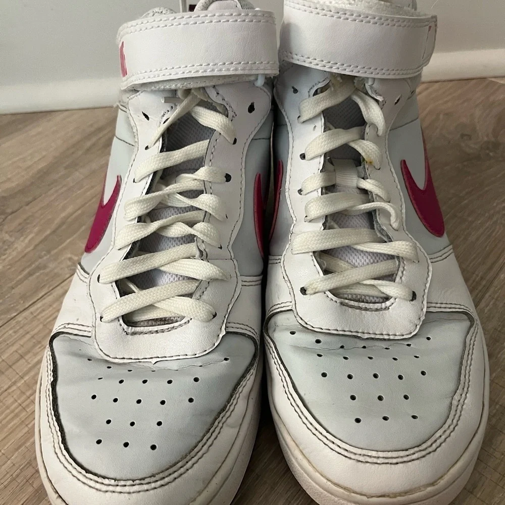 Nike white pink